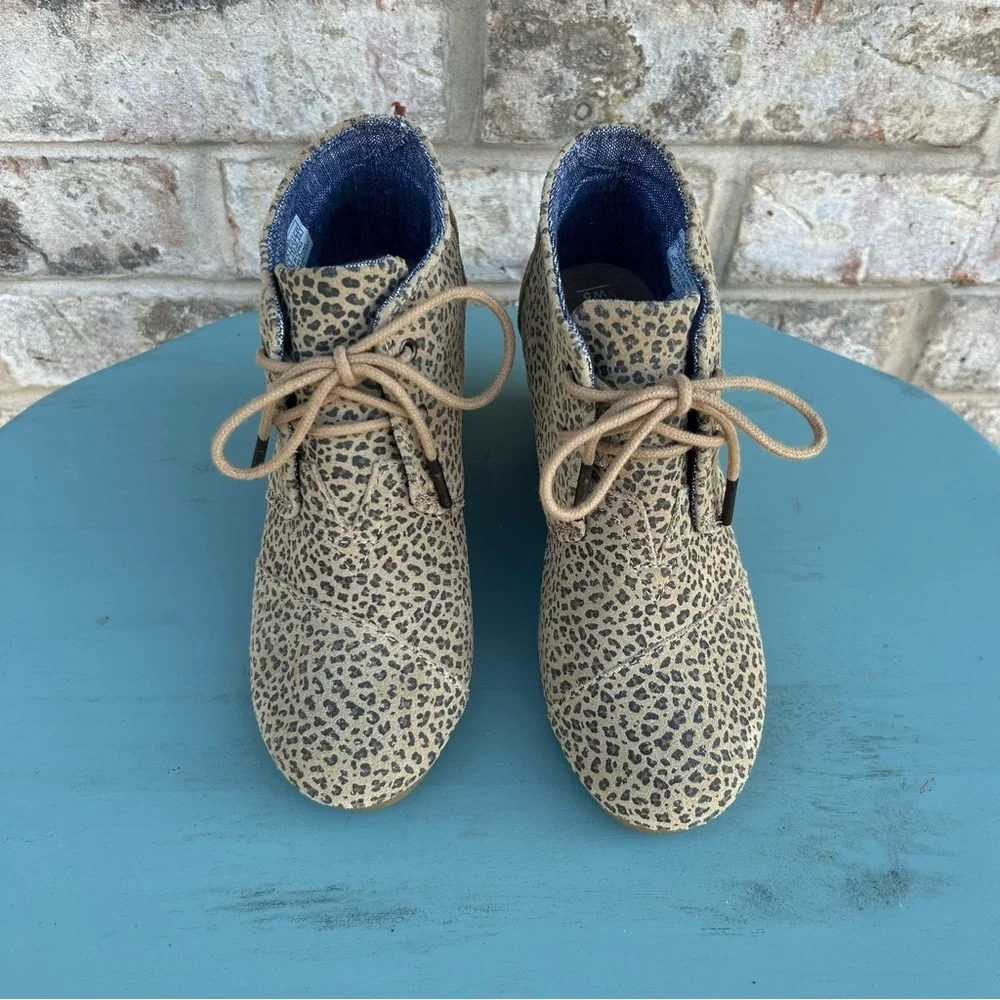 TOMS Leopard Print Wedge Booties Size 5